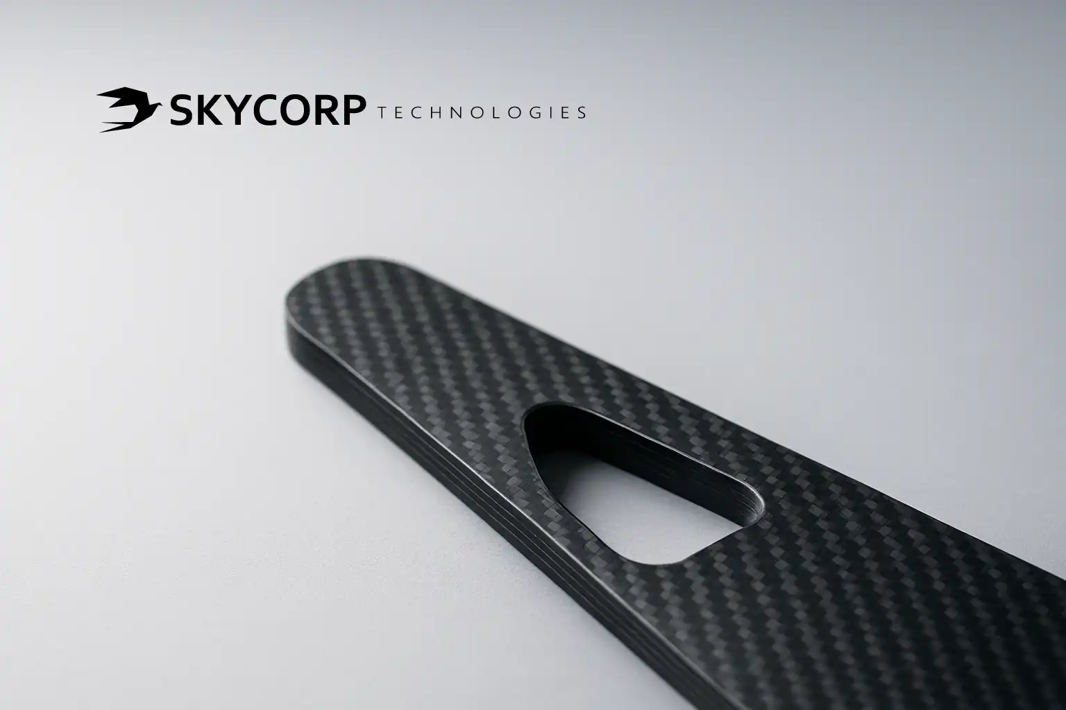 CNC Süsinikkiudplaadi Lõikus Tartus | Skycorp Engineering Lab